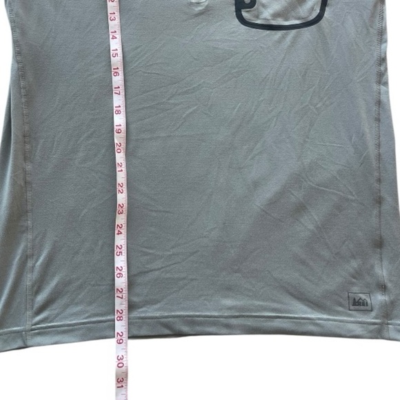 REI Dry Fit Men's Light Gray long Sleeve with 3/4 Front Zip Pullover Jacket - Picture 11 of 15